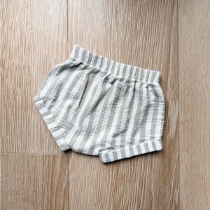 Quincy Mae Woven shorts, sz 2-3yrs